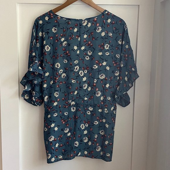She + Sky Floral V Neck Blouse, Medium - Picture 6 of 6